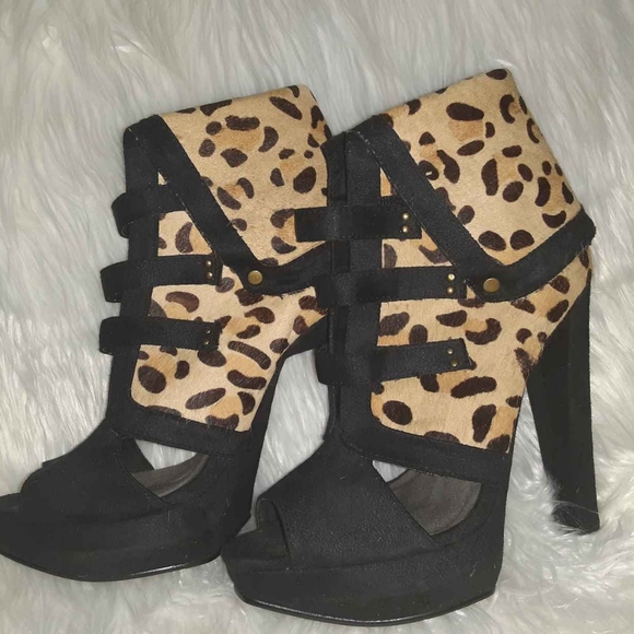 Shoes - Picture 2 of 3